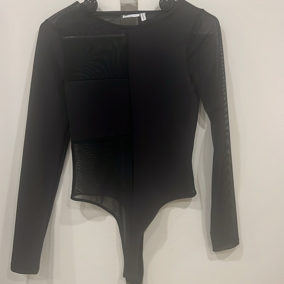 2 bodysuits white is sheer looks awesome with black lace under, black is asos - Picture 2 of 4